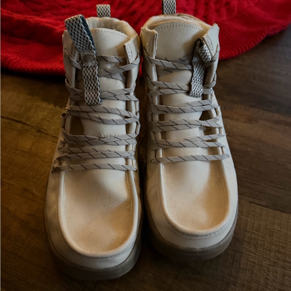 Hey Dude Beige Winter Booties